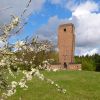 Ehrenmal Teterow im Frühling