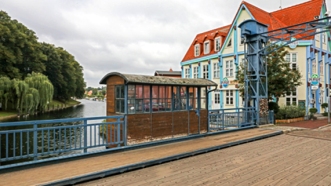 Die Hubbrücke in Plau am See