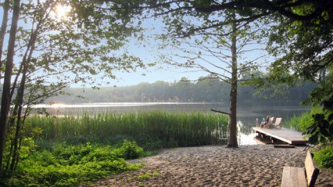 Kavaliershaus Suitehotel am Finckener See - Eigener Badestrand