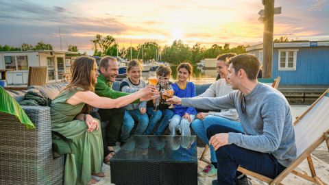 Beachbar im Hafendorf Müritz