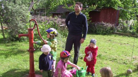 Familie im Garten