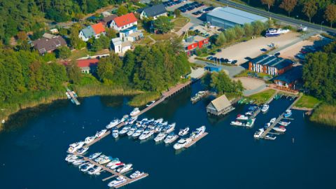 Die Marina Eldenburg mit ihrer Steganlage