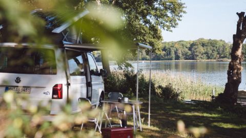 Ahoi Camp Canow_Stellplatz am See1