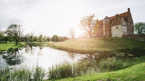 Sommerliches Schloss Ulrichshusen