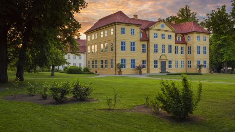 Schloss Mirow in der Abenddämmerung_Foto Timm Allrich © SSGK M-V