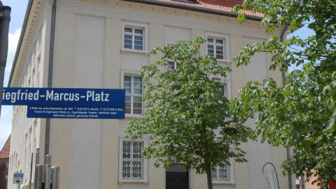 3marcus-platz-und-rathaus