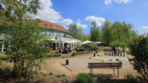 Das Gasthaus "Zum Seeadler" hat von Ostern bis Ende Oktober geöffnet.