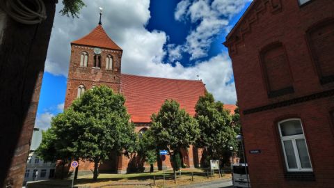 Stadtkirche Teterow im Stadtzentrum 